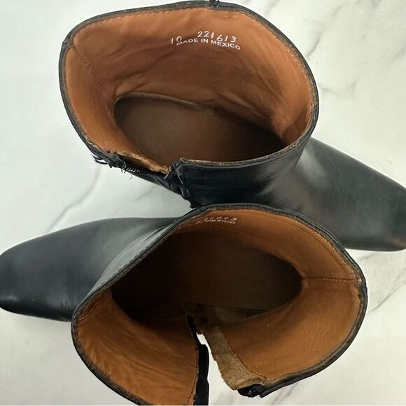 Charleston Shoe Co. Black Leather Drake Ankle Heeled Bootie Size 10 Date Party - Picture 15 of 16